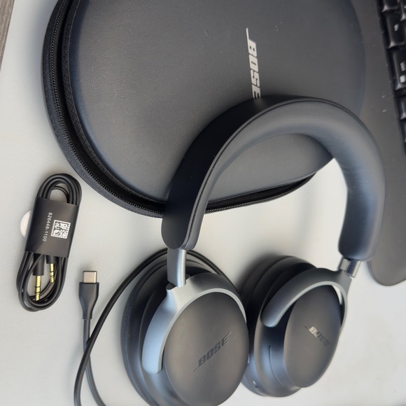 Bose QuietComfort Ultra Bluetooth Headphones, Wireless Headphones - Picture 5 of 10